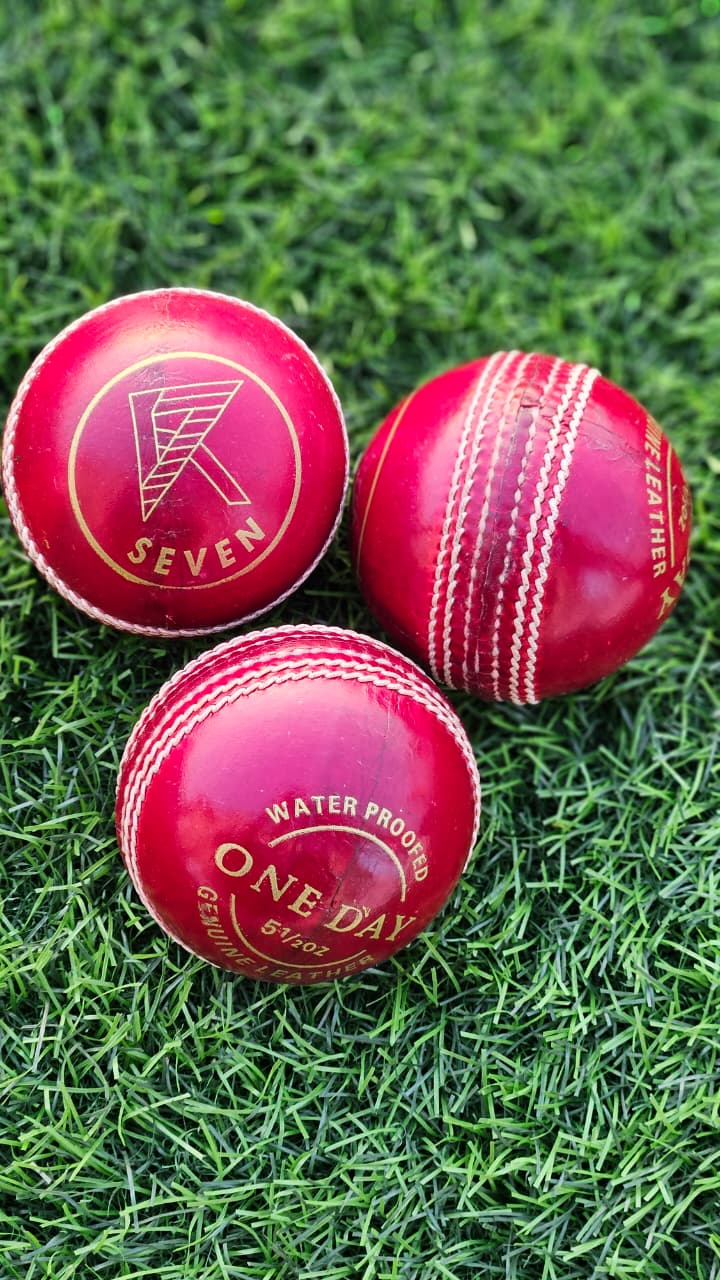 R7 ONEDAY RED BALL